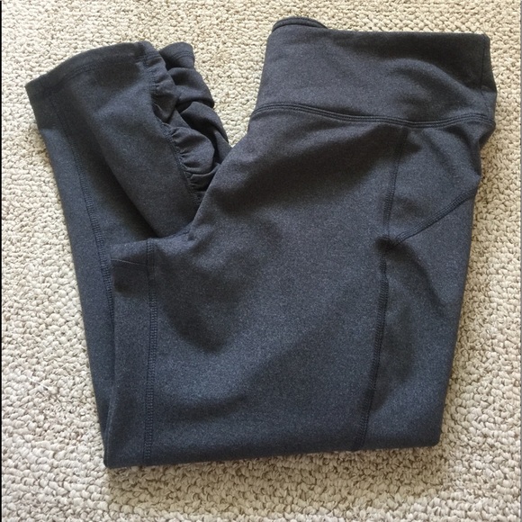 tek gear Pants - BNWOT TEK GEAR capri leggings